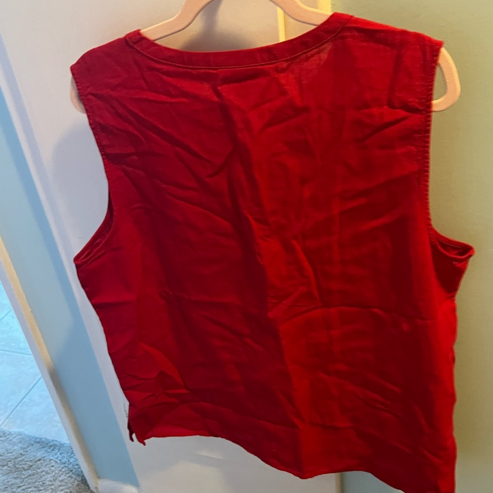 Liz Claiborne Womens V Neck Sleeveless Blouse Linen Red Size XL Pintuck Buttons